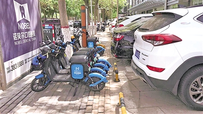 <p>　　盲道被共享單車侵占。</p>