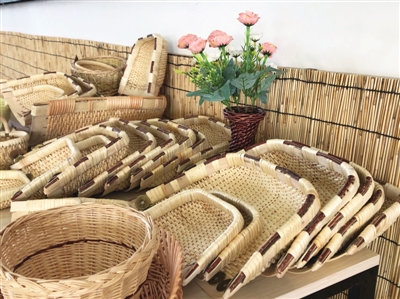     草編是鹽池縣又一文創產品。