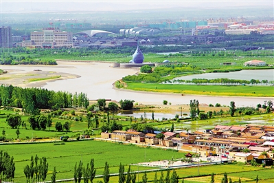 <p>　　黃河兩岸</p>