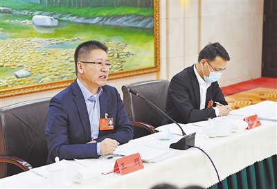 <p>　　1月30日，人大代表王輝建議，要從提高全民法治意識的高度，加強對民法典的廣泛深入宣傳?！　　　　　　　　　　　　　　　　　　　　　　　　　　?lt;/p>