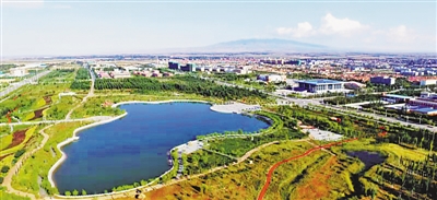 <p>　　黃河上揚(yáng)300米，喚醒了沉睡的亙古荒原紅寺堡，成就了如今的生態(tài)新城。　　　　　　　　　　　　　　　　　　　　　　　　　　　　　　　　　　　　　　　　　　　　　　　　　　　　　　　　　　　　　　　　　　?。t寺堡區(qū)委宣傳部供圖）</p>