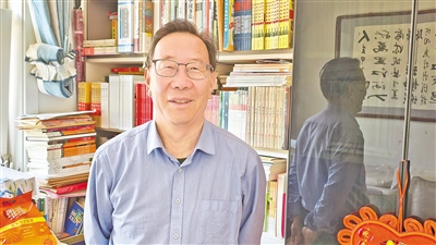 趙炳庭接受本報記者采訪。